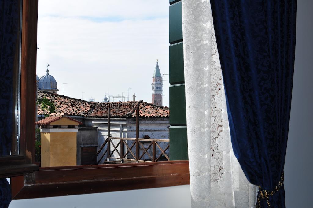 B&B La Terrazza Dei Miracoli Venetië Kamer foto